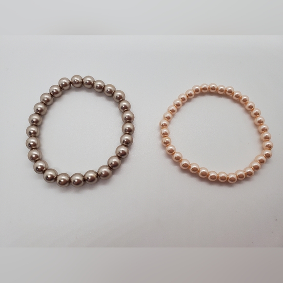 2 Girls Faux Pearl Bracelets - Picture 2 of 2